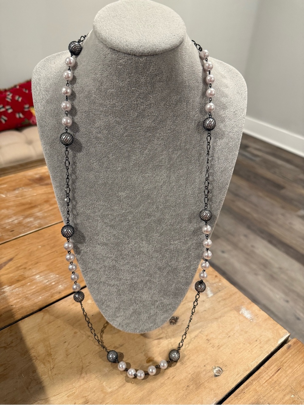 Laila Rowe Long silver tone necklace with Gray Pearls